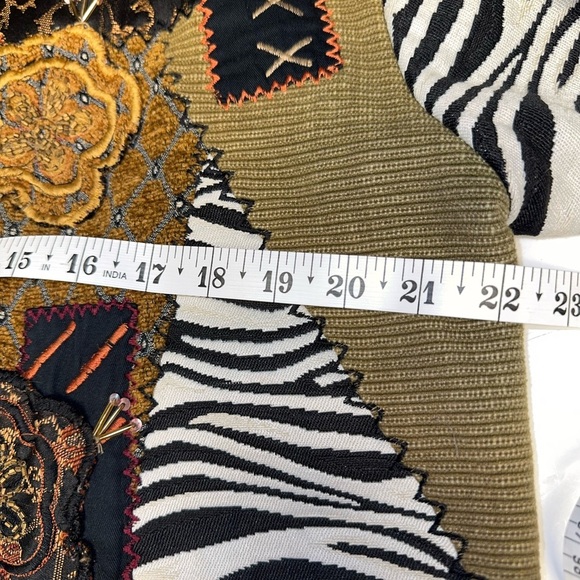 Vintage statement piece Button-Up Jacket with Floral  Zebra Pattern. Artsy Boho - Picture 14 of 15